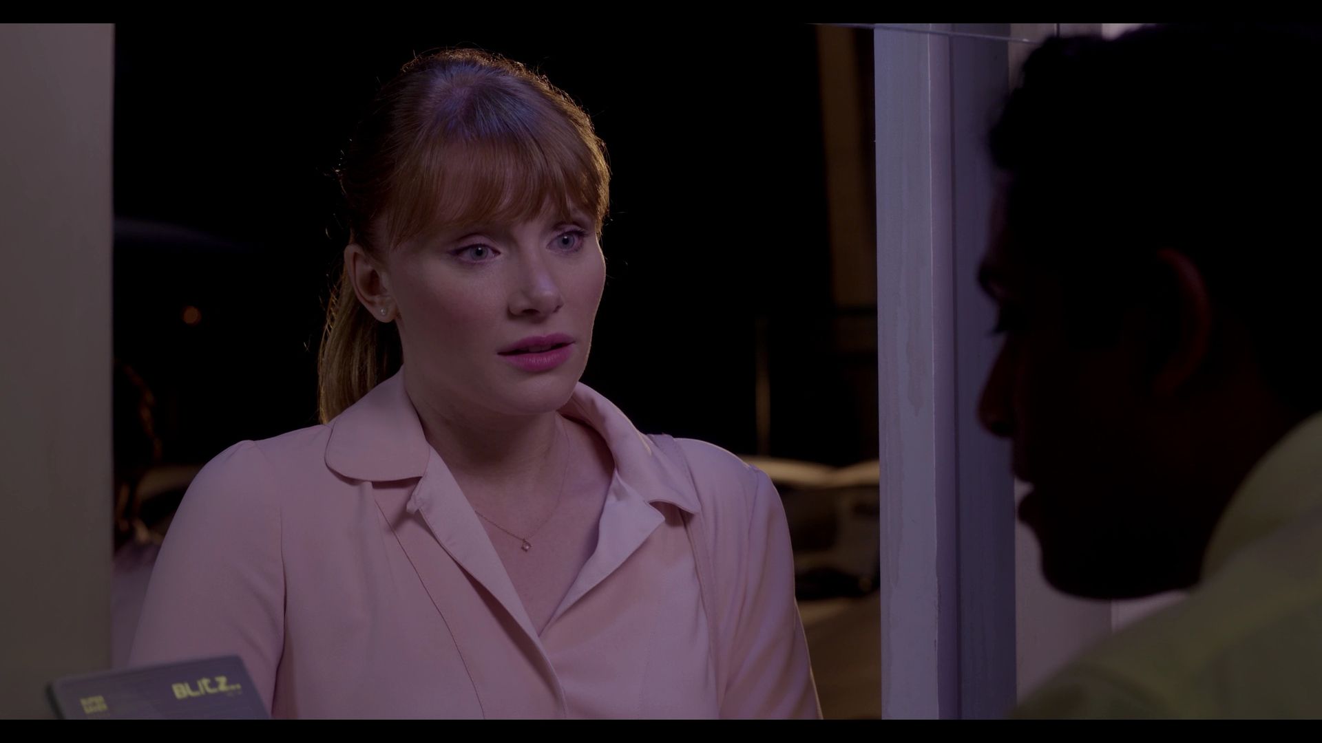 3x01 Nosedive - Screen Captures - BlackMirror 3x01 Nosedive 0600